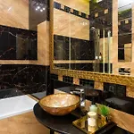 Discover - 8 Rakowicka St - Stylish Balcony With Netflix *