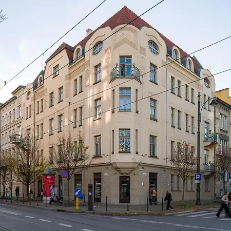 Discover - 8 Rakowicka St - Stylish Balcony With Netflix *
