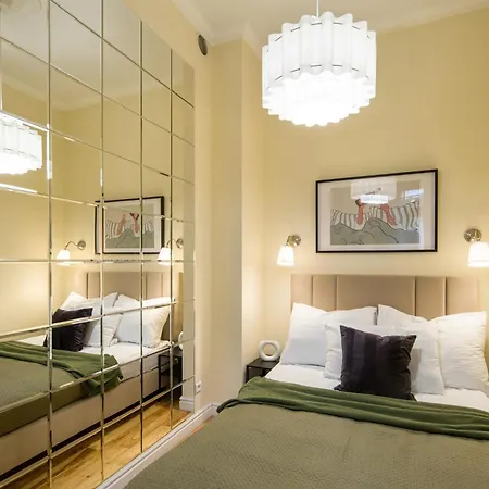 Apartment Discover - 8 Rakowicka St - Stylish Balcony With Netflix Krakau