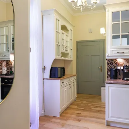 Discover - 8 Rakowicka St - Stylish Balcony With Netflix Appartement