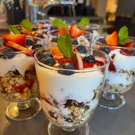 Discover - 8 Rakowicka St - Stylish Balcony With Netflix *